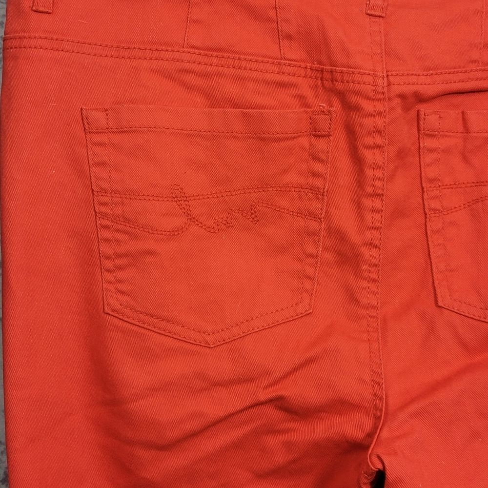 ‎Red Capri - Picture 3 of 10